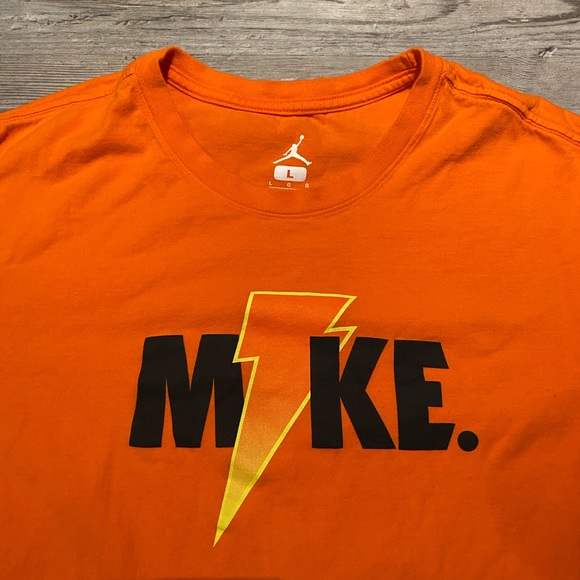 Jordan Mike Gatorade T-Shirt Men’s Size Large - Picture 3 of 4
